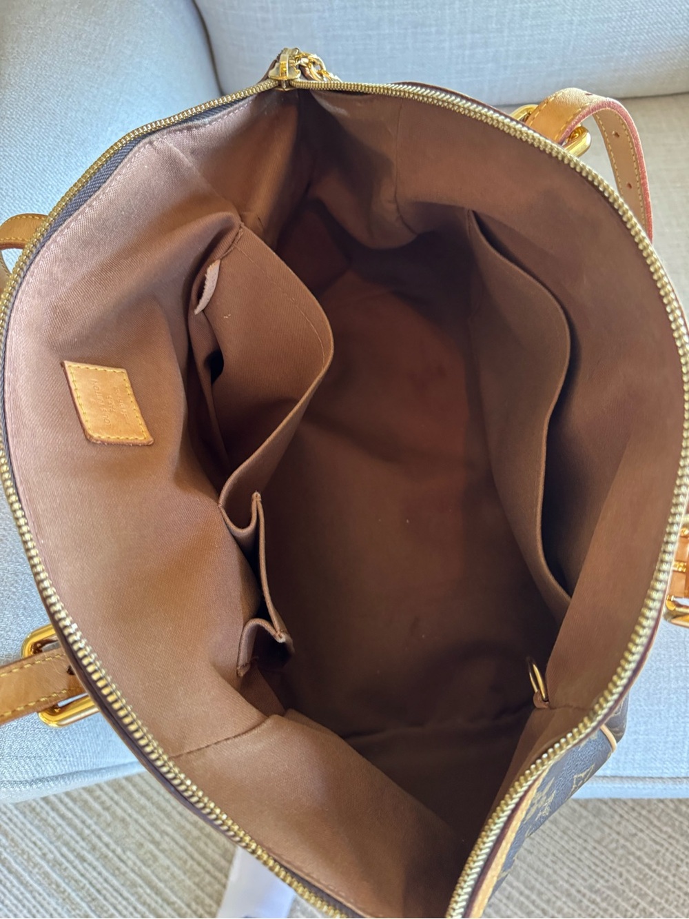 Louis Vuitton Tivoli GM Brown Monogram Canvas Tote. Authenticated. - Picture 7 of 9